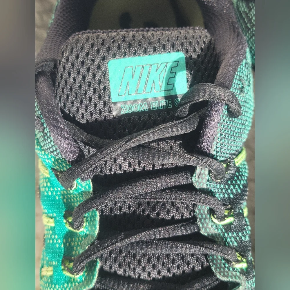 Nike Air Zoom Elite 8 Running Shoes Green Volt Teal Size 9 Athletic Comfort